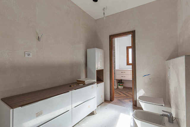 A luxurious three-story villa on the first sea line in  Kotor — photo 45